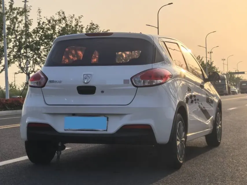 2016 BaoJun 310 1.2L 82HP L4 5MT,autocango,china used car exporter,china ev exporter,chinese used car exporter,chinese used ev exporter