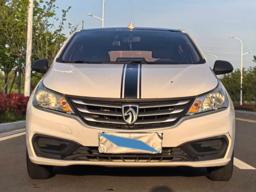 2016 BaoJun 310 1.2L 82HP L4 5MT,autocango,china used car exporter,china ev exporter,chinese used car exporter,chinese used ev exporter