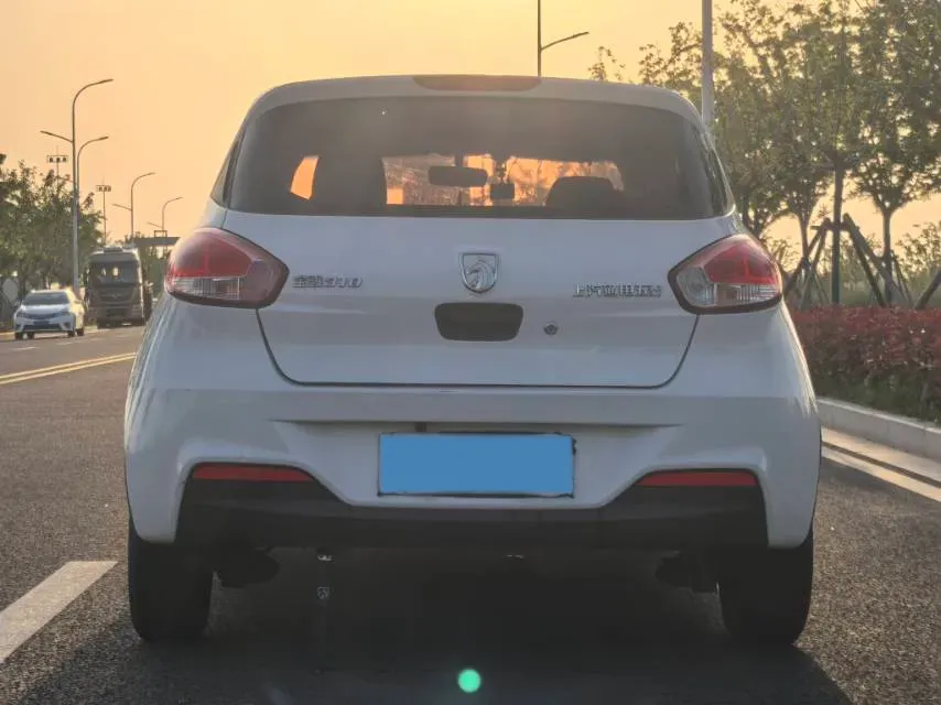 2016 BaoJun 310 1.2L 82HP L4 5MT,autocango,china used car exporter,china ev exporter,chinese used car exporter,chinese used ev exporter