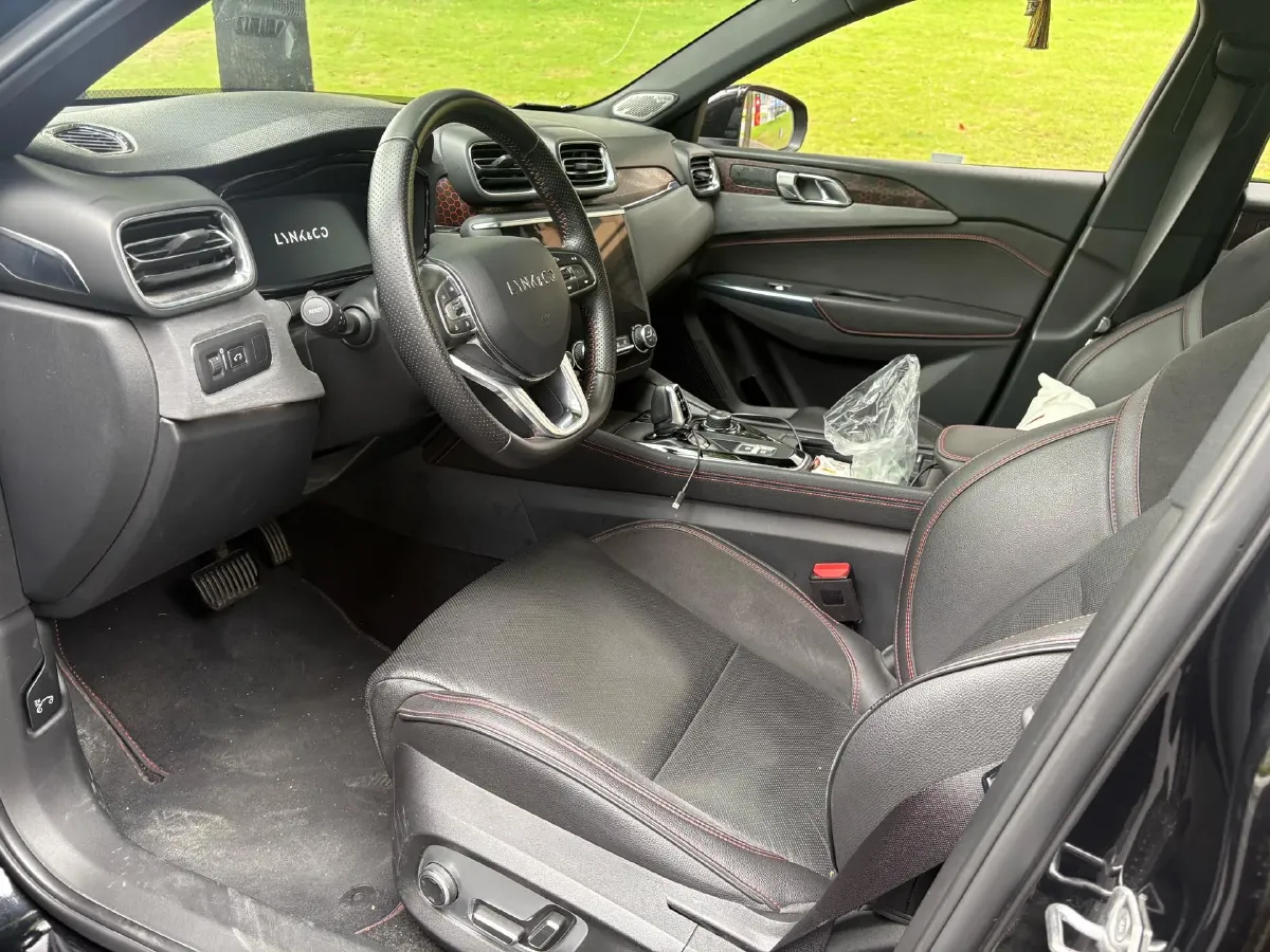 2019 LYNK&CO 01 2.0T 190HP L4 6AT,autocango,china used car exporter,china ev exporter,chinese used car exporter,chinese used ev exporter