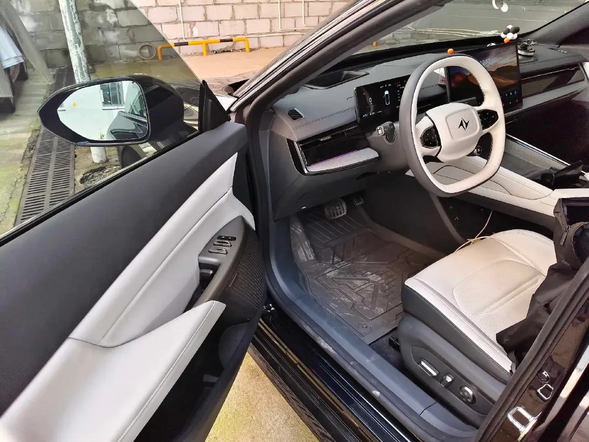 2024 DongFeng eπ eπ007 REEV 105HP REEV 28.4KWH,autocango,china used car exporter,china ev exporter,chinese used car exporter,chinese used ev exporter