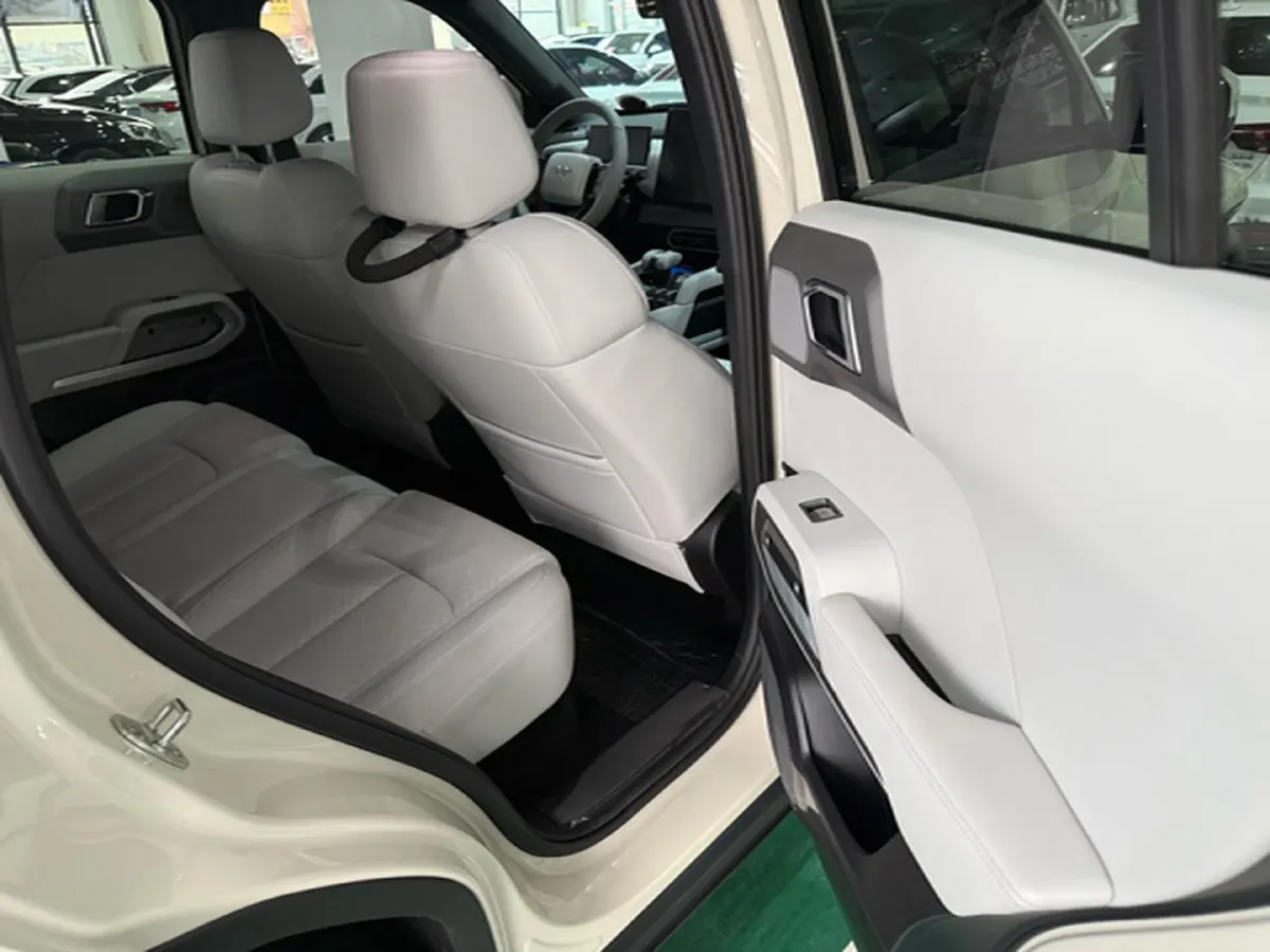 2025 FangChengBao Tai 3 BEV,autocango,china used car exporter,china ev exporter,chinese used car exporter,chinese used ev exporter