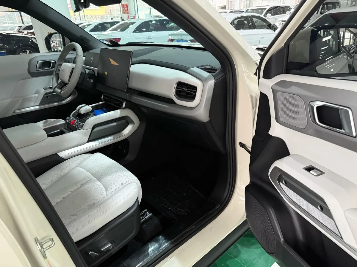 2025 FangChengBao Tai 3 BEV,autocango,china used car exporter,china ev exporter,chinese used car exporter,chinese used ev exporter