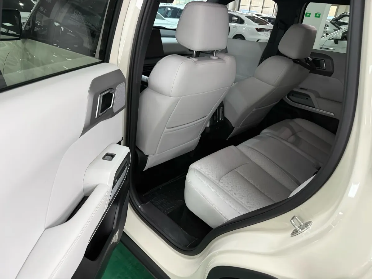 2025 FangChengBao Tai 3 BEV,autocango,china used car exporter,china ev exporter,chinese used car exporter,chinese used ev exporter