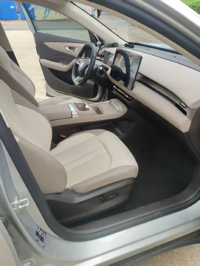 2025 MG MG ES5 BEV 49.1KWH,autocango,china used car exporter,china ev exporter,chinese used car exporter,chinese used ev exporter