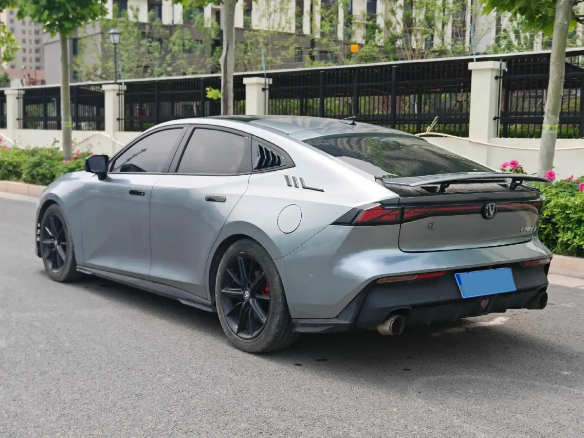 2022 ChangAn UNI-V 1.5T 188HP L4 7DCT,autocango,china used car exporter,china ev exporter,chinese used car exporter,chinese used ev exporter