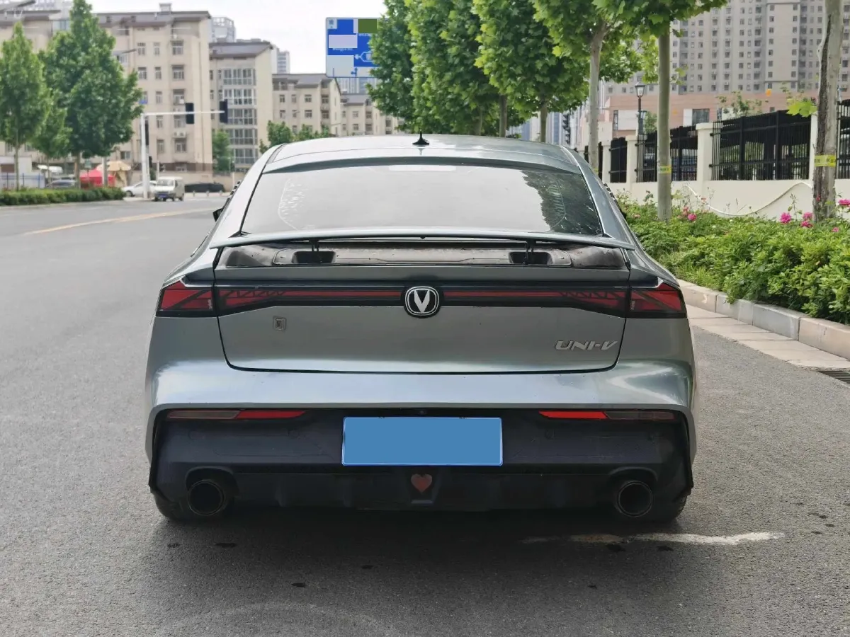 2022 ChangAn UNI-V 1.5T 188HP L4 7DCT,autocango,china used car exporter,china ev exporter,chinese used car exporter,chinese used ev exporter