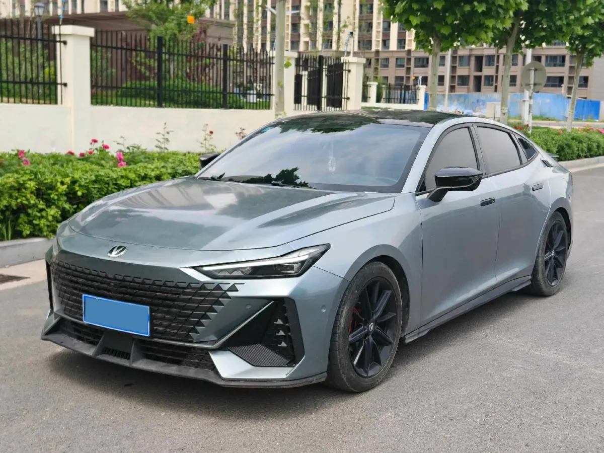 2022 ChangAn UNI-V 1.5T 188HP L4 7DCT,autocango,china used car exporter,china ev exporter,chinese used car exporter,chinese used ev exporter