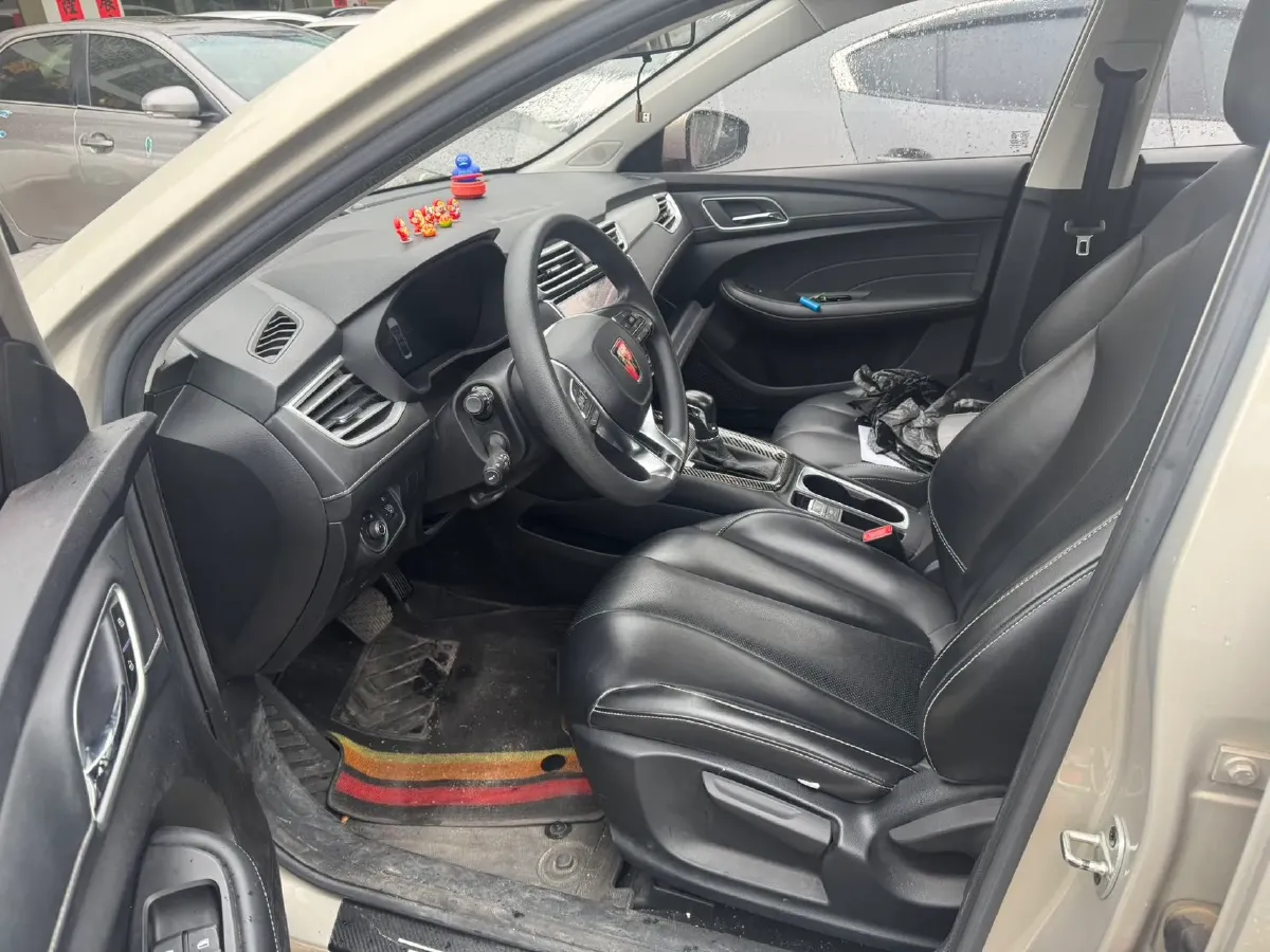 2020 Roewe i5 1.5L 120HP L4 CVT,autocango,china used car exporter,china ev exporter,chinese used car exporter,chinese used ev exporter