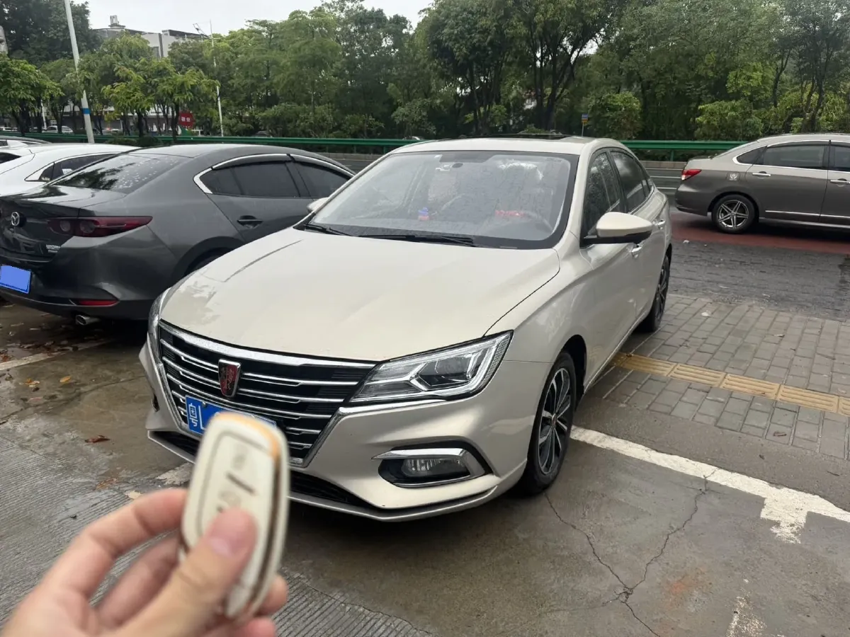 2020 Roewe i5 1.5L 120HP L4 CVT,autocango,china used car exporter,china ev exporter,chinese used car exporter,chinese used ev exporter