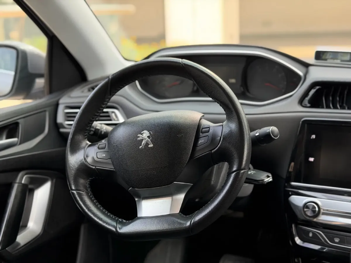 2016 Peugeot 308 1.6L 117HP L4 6AT,autocango,china used car exporter,china ev exporter,chinese used car exporter,chinese used ev exporter