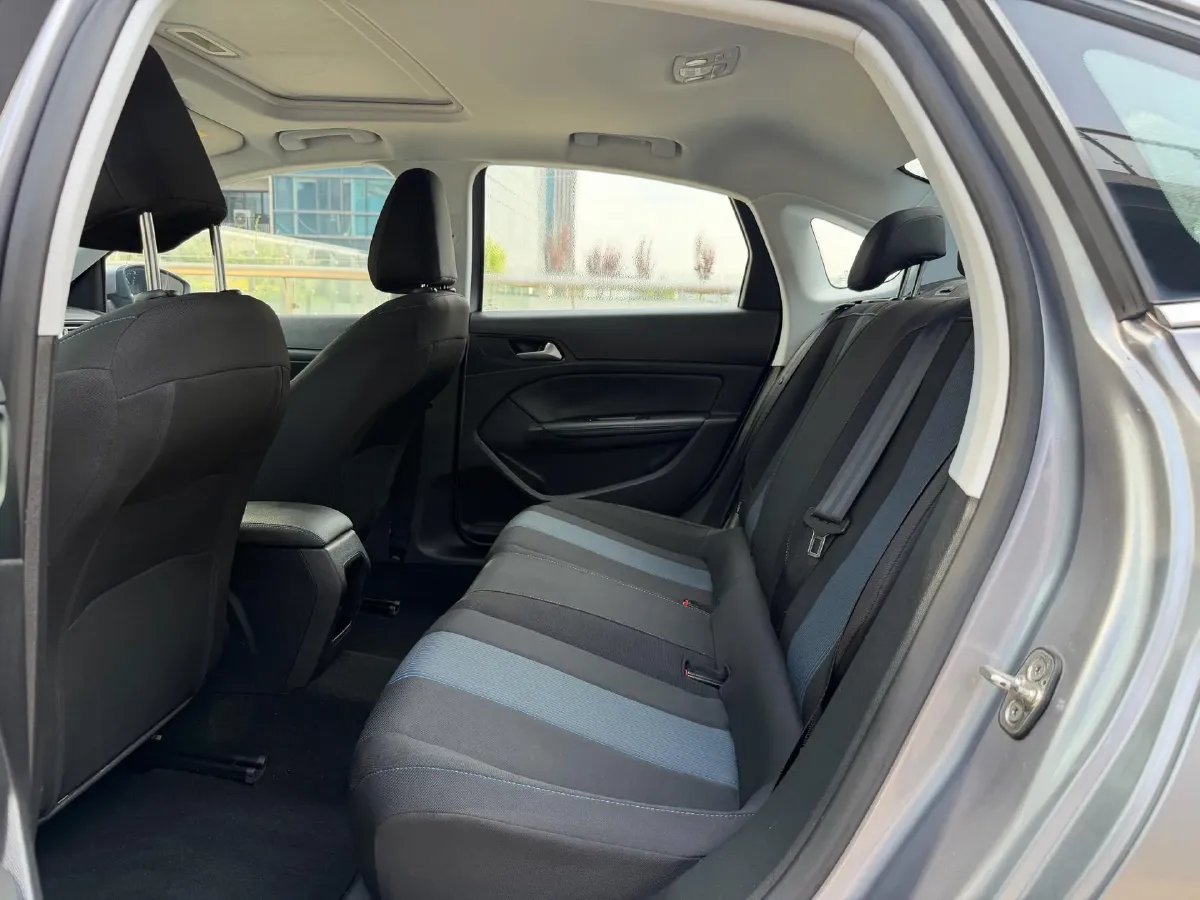 2016 Peugeot 308 1.6L 117HP L4 6AT,autocango,china used car exporter,china ev exporter,chinese used car exporter,chinese used ev exporter