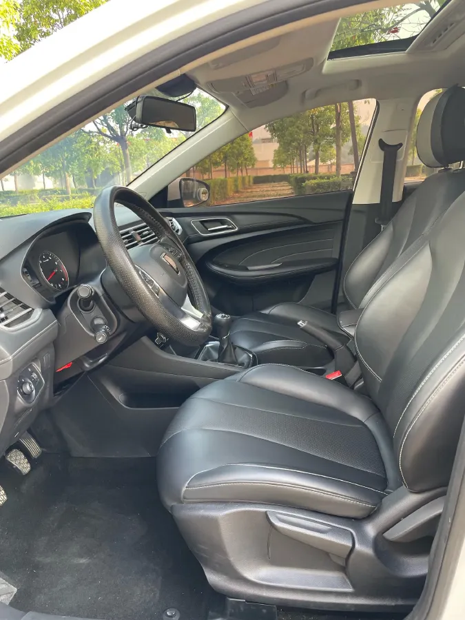 2019 Roewe i5 1.5L 120HP L4 5MT,autocango,china used car exporter,china ev exporter,chinese used car exporter,chinese used ev exporter