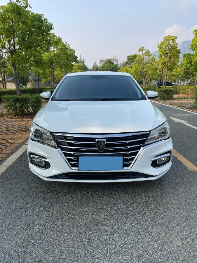 2019 Roewe i5 1.5L 120HP L4 5MT,autocango,china used car exporter,china ev exporter,chinese used car exporter,chinese used ev exporter