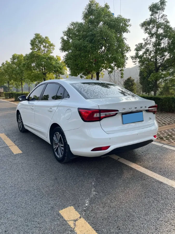 2019 Roewe i5 1.5L 120HP L4 5MT,autocango,china used car exporter,china ev exporter,chinese used car exporter,chinese used ev exporter