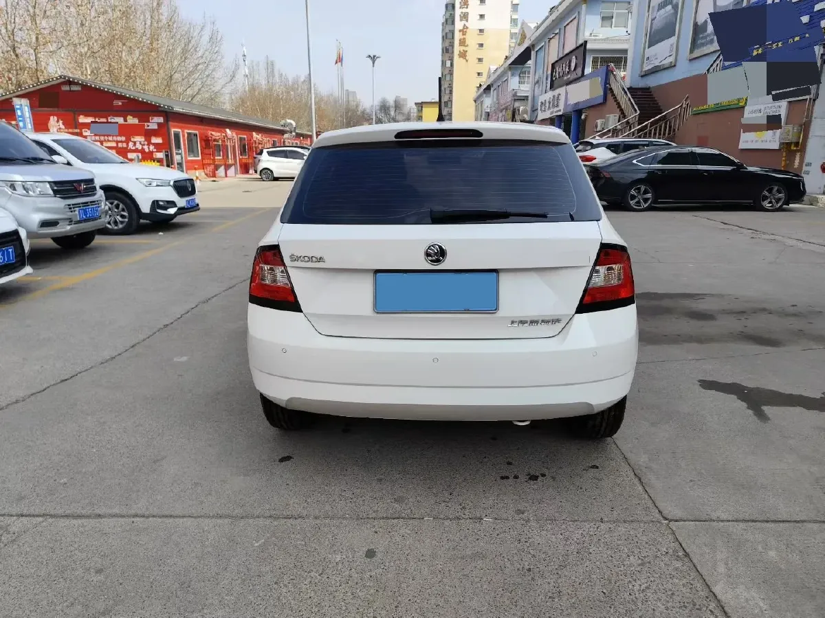 2017 Skoda Fabia 1.4L 90HP L4 6AT,autocango,china used car exporter,china ev exporter,chinese used car exporter,chinese used ev exporter