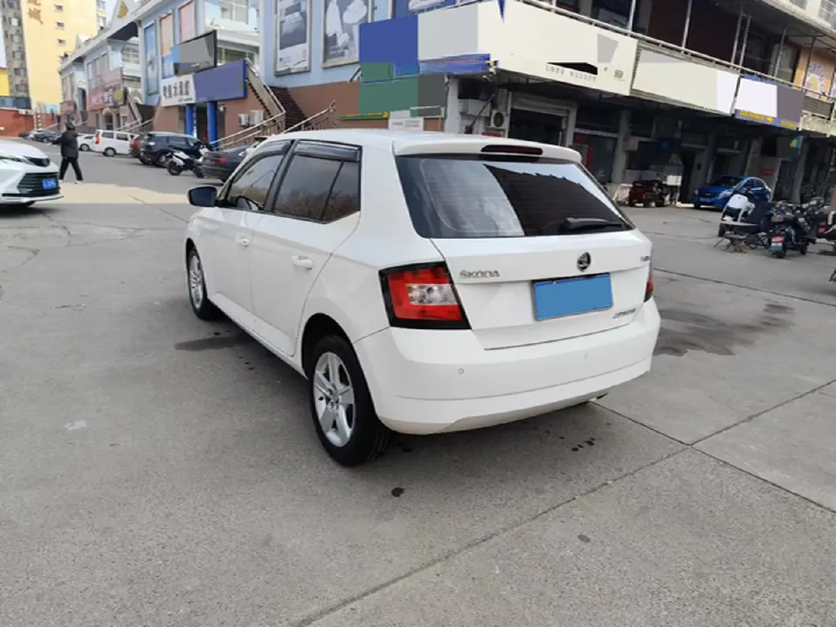 2017 Skoda Fabia 1.4L 90HP L4 6AT,autocango,china used car exporter,china ev exporter,chinese used car exporter,chinese used ev exporter