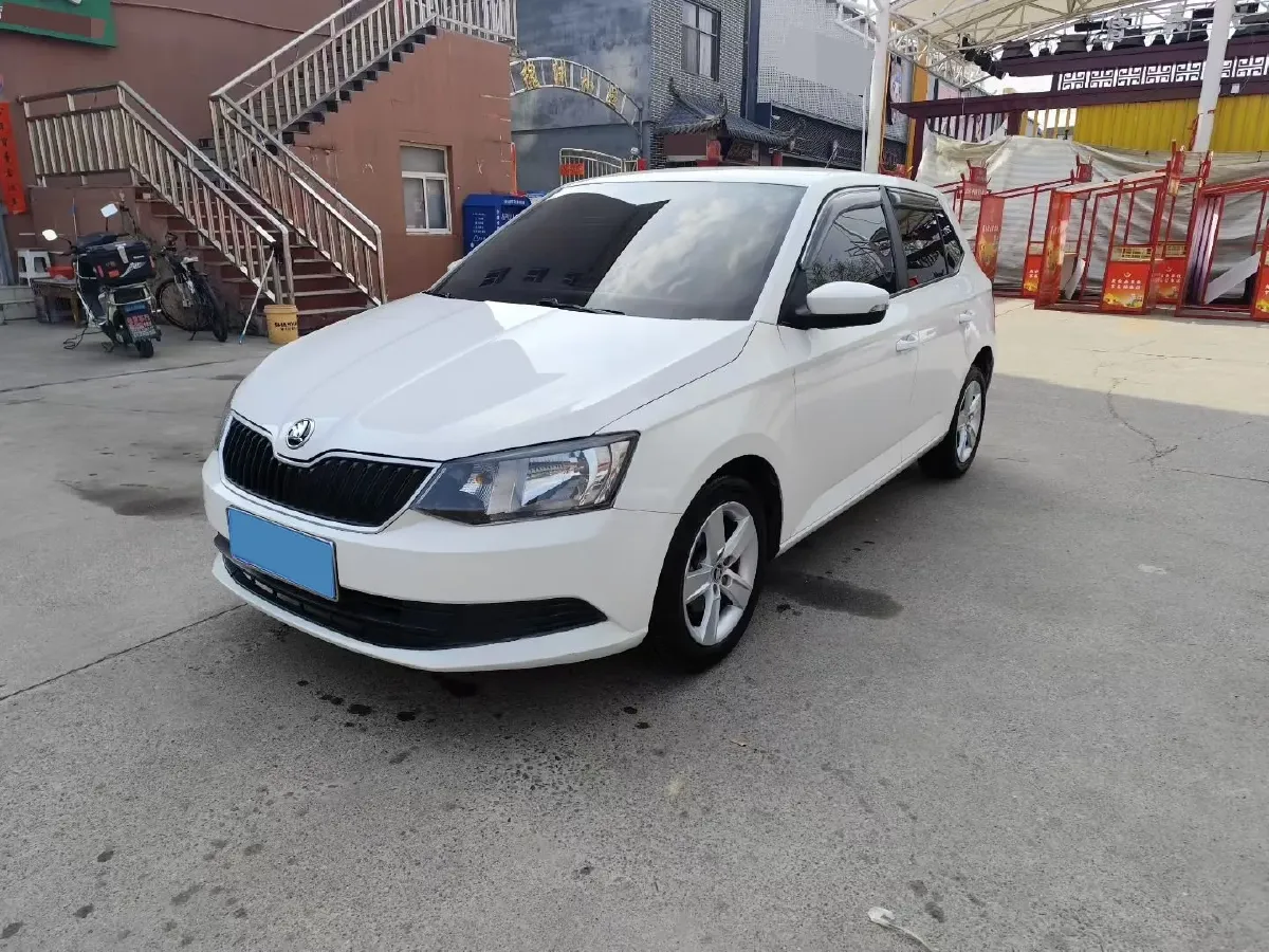 2017 Skoda Fabia 1.4L 90HP L4 6AT,autocango,china used car exporter,china ev exporter,chinese used car exporter,chinese used ev exporter