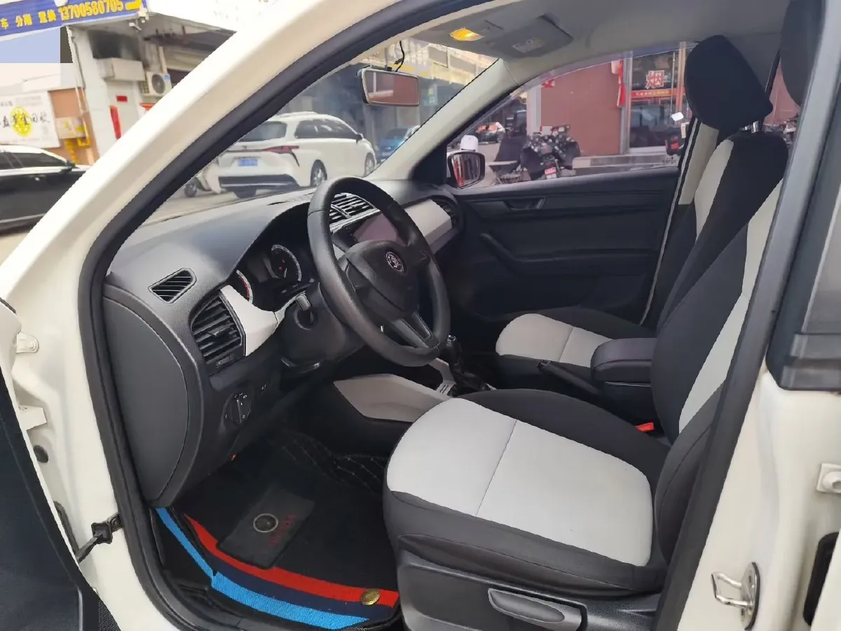 2017 Skoda Fabia 1.4L 90HP L4 6AT,autocango,china used car exporter,china ev exporter,chinese used car exporter,chinese used ev exporter