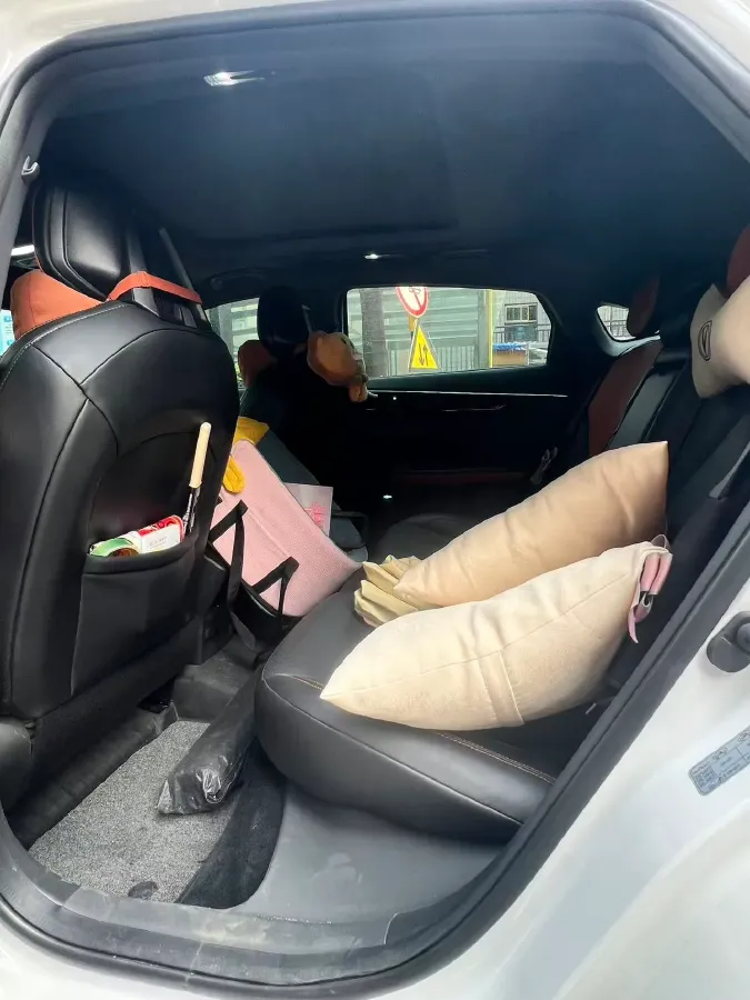 2022 ChangAn UNI-V 1.5T 188HP L4 7DCT,autocango,china used car exporter,china ev exporter,chinese used car exporter,chinese used ev exporter