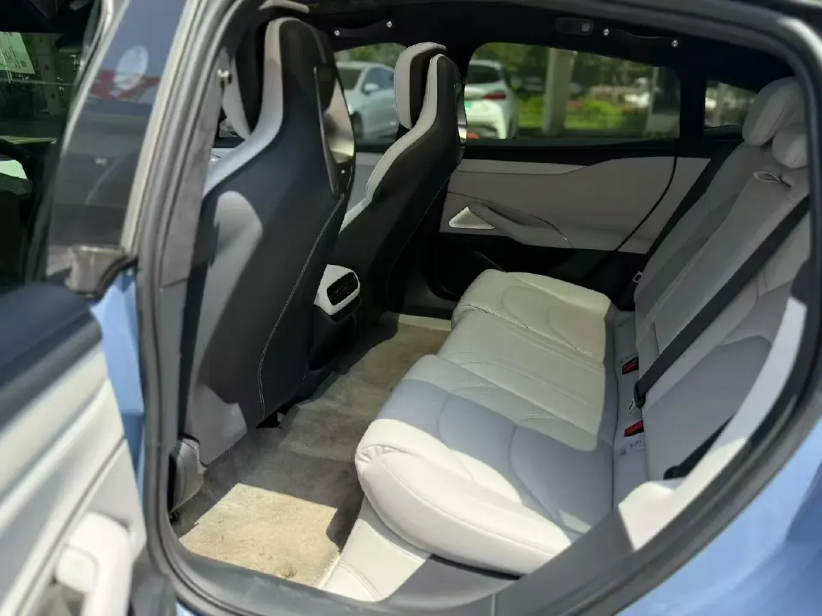 2024 MI SU7 BEV 101KWH,autocango,china used car exporter,china ev exporter,chinese used car exporter,chinese used ev exporter