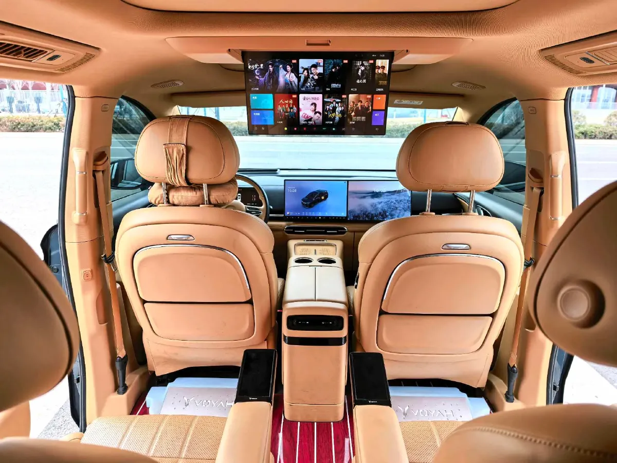 2025 Voyah Dream 1.5T 150HP L4 PHEV 41.7KWH,autocango,china used car exporter,china ev exporter,chinese used car exporter,chinese used ev exporter