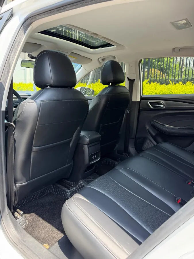 2019 Roewe i5 1.5L 120HP L4 CVT,autocango,china used car exporter,china ev exporter,chinese used car exporter,chinese used ev exporter