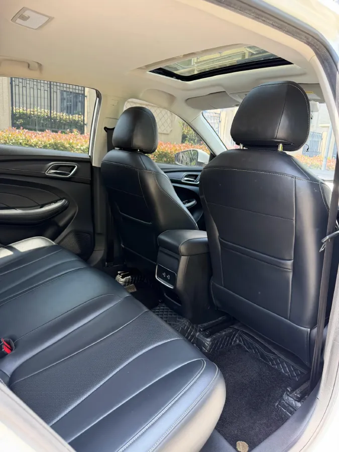 2019 Roewe i5 1.5L 120HP L4 CVT,autocango,china used car exporter,china ev exporter,chinese used car exporter,chinese used ev exporter