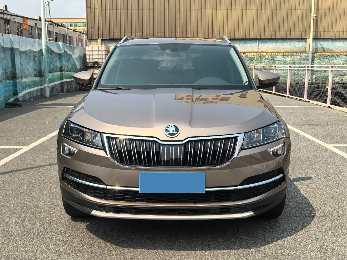 2021 Skoda Karoq 1.4T 150HP L4 7DCT,autocango,china used car exporter,china ev exporter,chinese used car exporter,chinese used ev exporter