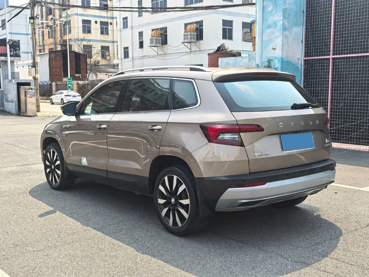 2021 Skoda Karoq 1.4T 150HP L4 7DCT,autocango,china used car exporter,china ev exporter,chinese used car exporter,chinese used ev exporter