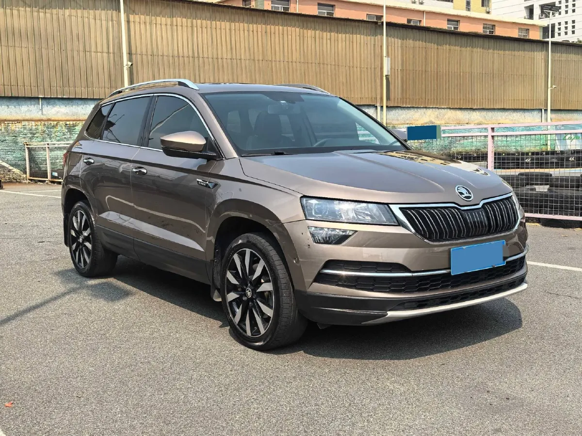 2021 Skoda Karoq 1.4T 150HP L4 7DCT,autocango,china used car exporter,china ev exporter,chinese used car exporter,chinese used ev exporter