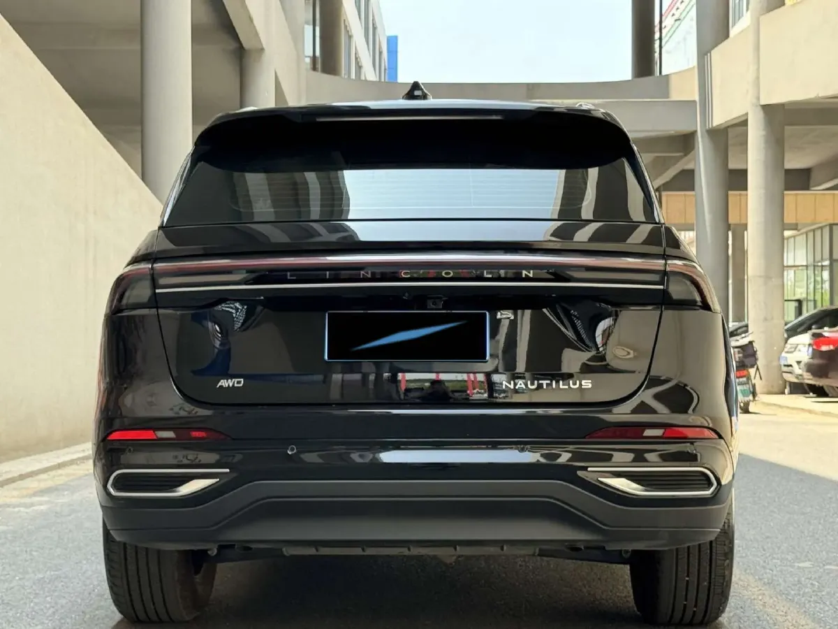 2023 Lincoln Nautilus 2.0T 261HP L4 8AT,autocango,china used car exporter,china ev exporter,chinese used car exporter,chinese used ev exporter