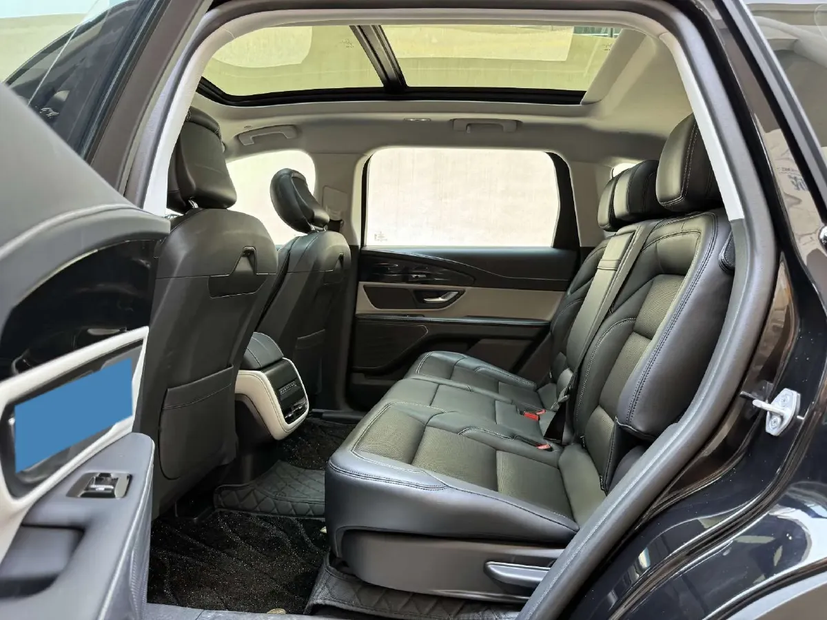 2023 Lincoln Nautilus 2.0T 261HP L4 8AT,autocango,china used car exporter,china ev exporter,chinese used car exporter,chinese used ev exporter