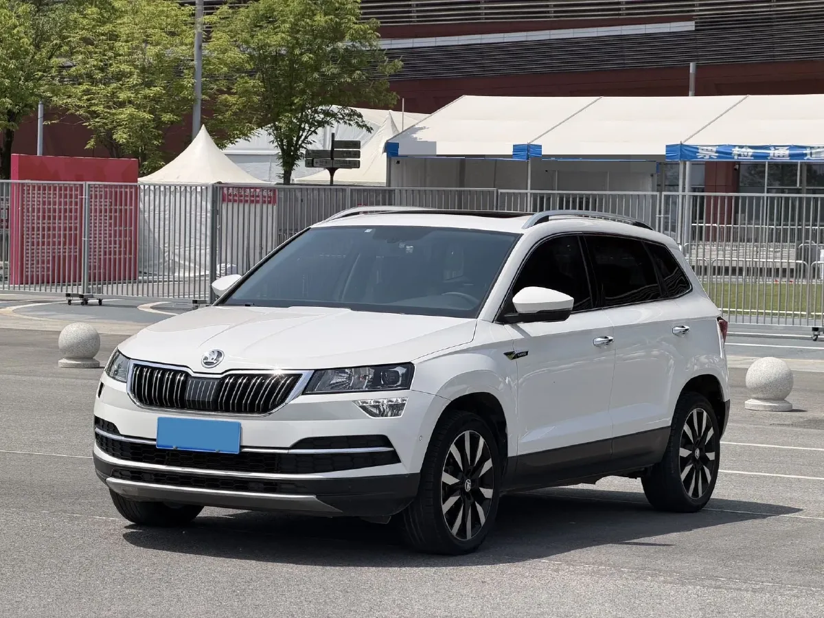 2021 Skoda Karoq 1.4T 150HP L4 7DCT,autocango,china used car exporter,china ev exporter,chinese used car exporter,chinese used ev exporter