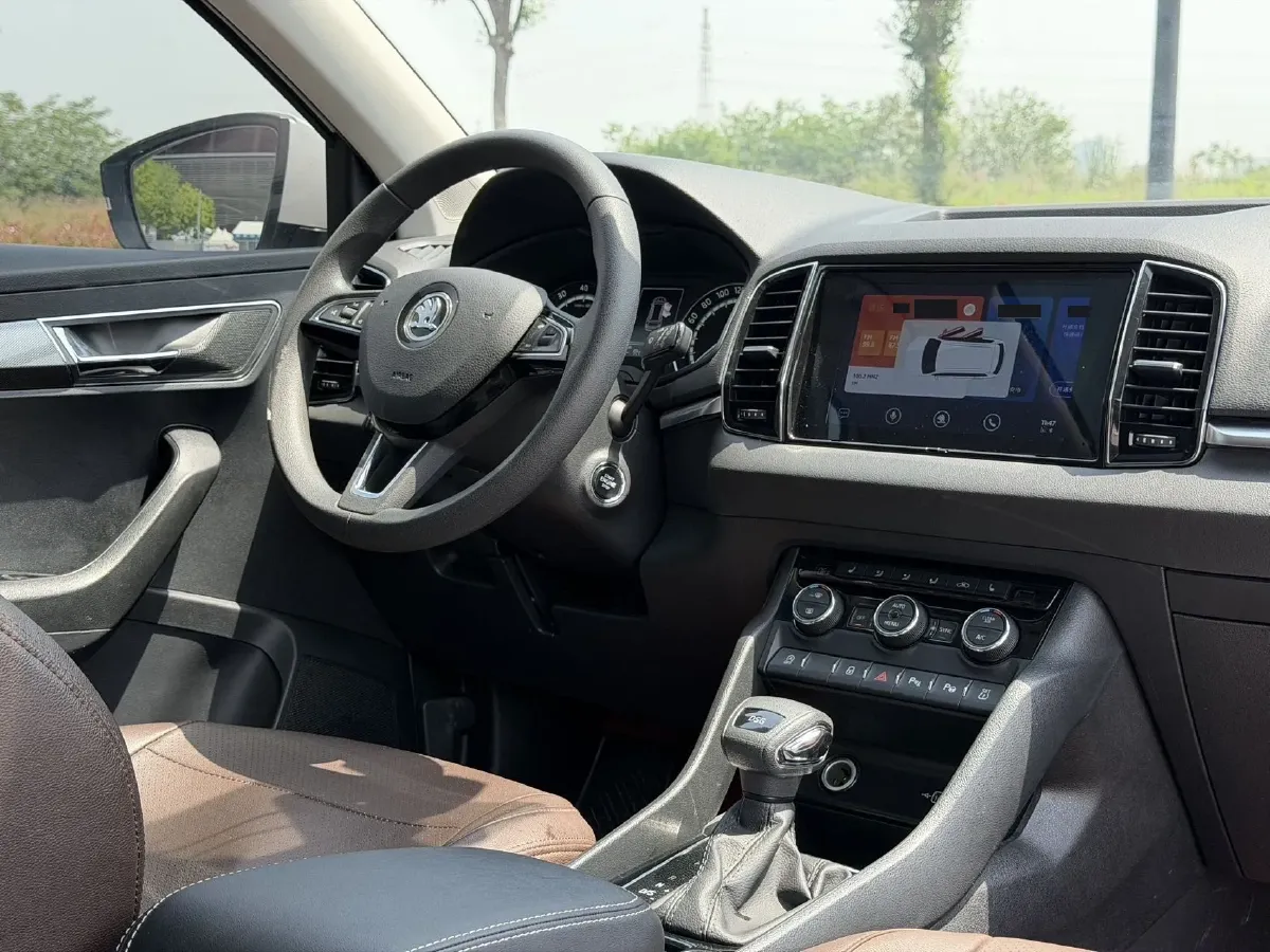 2021 Skoda Karoq 1.4T 150HP L4 7DCT,autocango,china used car exporter,china ev exporter,chinese used car exporter,chinese used ev exporter