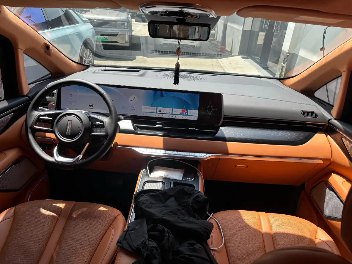 2024 Voyah ZhuiGuang 1.5T 136HP L4 PHEV 43KWH,autocango,china used car exporter,china ev exporter,chinese used car exporter,chinese used ev exporter