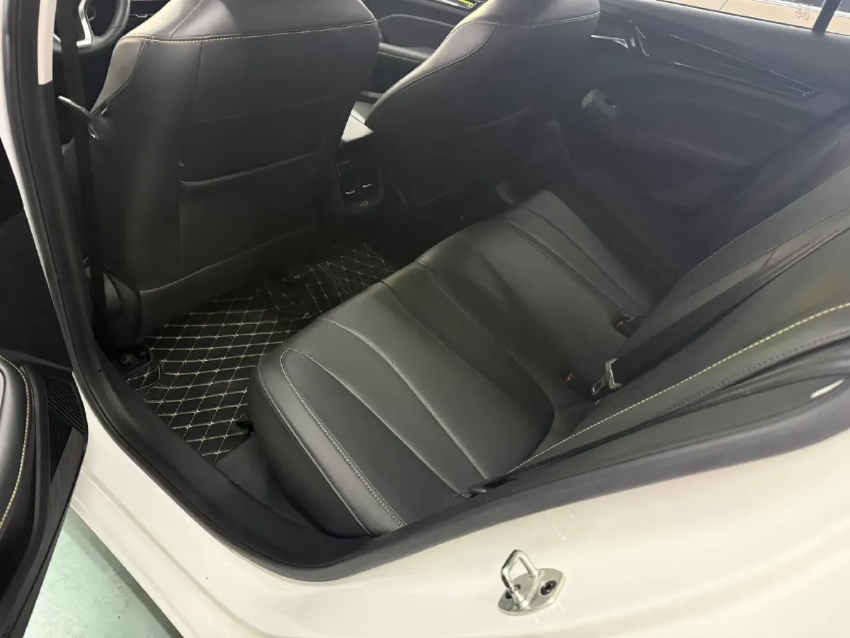 2021 Roewe i5 1.5L 120HP L4 CVT,autocango,china used car exporter,china ev exporter,chinese used car exporter,chinese used ev exporter