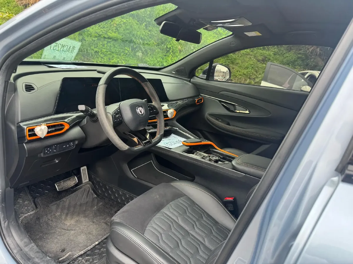 2022 ChangAn UNI-T 1.5T 188HP L4 7DCT,autocango,china used car exporter,china ev exporter,chinese used car exporter,chinese used ev exporter