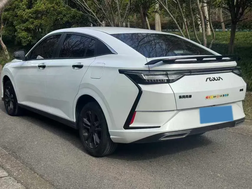 2024 DongFeng Aeolus YiXuan 1.5L 125HP L4 6DCT,autocango,china used car exporter,china ev exporter,chinese used car exporter,chinese used ev exporter