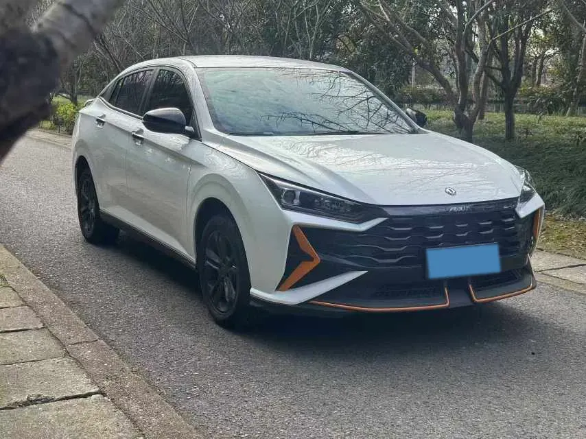 2024 DongFeng Aeolus YiXuan 1.5L 125HP L4 6DCT,autocango,china used car exporter,china ev exporter,chinese used car exporter,chinese used ev exporter