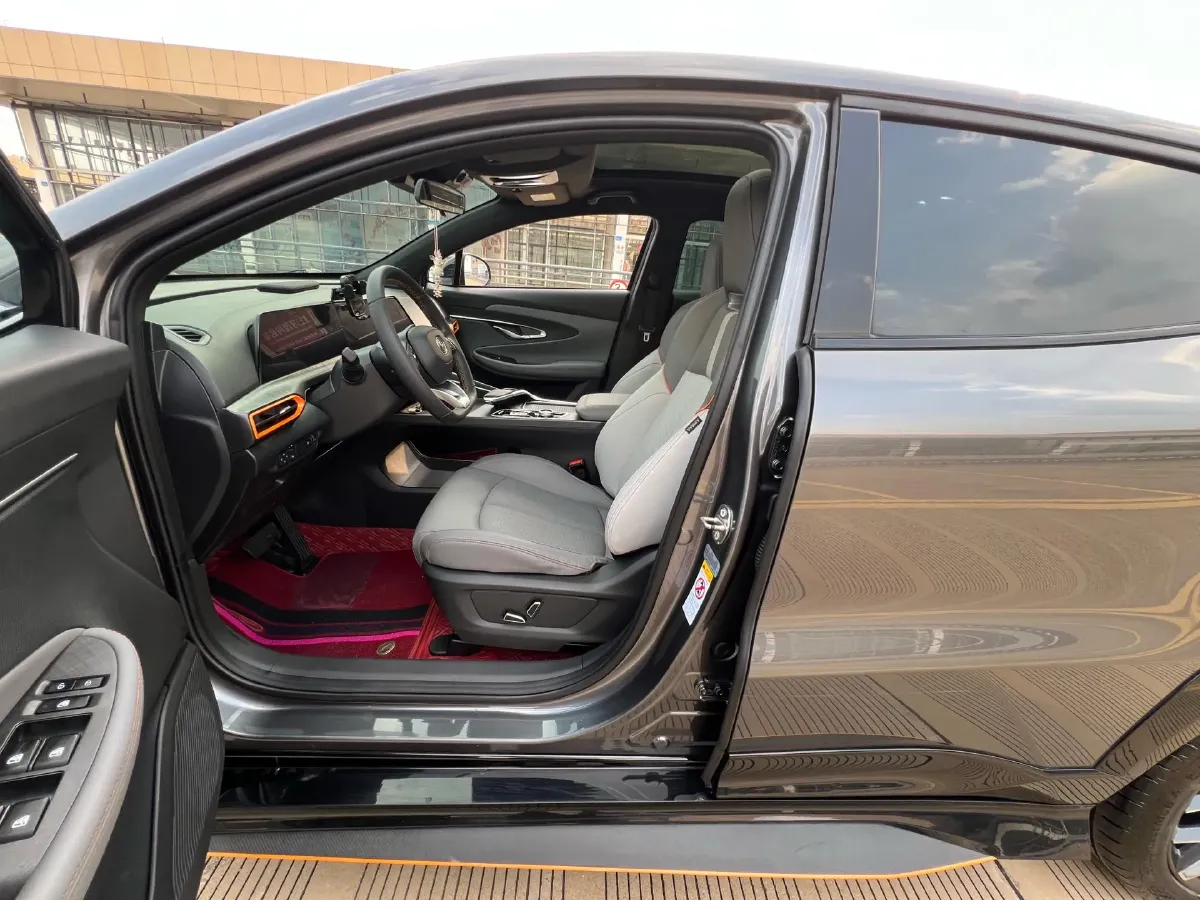 2022 ChangAn UNI-T 1.5T 188HP L4 7DCT,autocango,china used car exporter,china ev exporter,chinese used car exporter,chinese used ev exporter