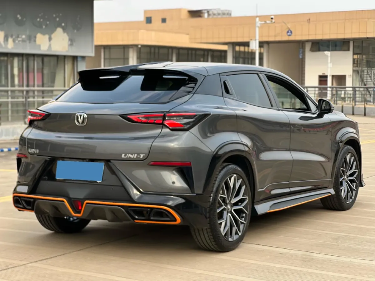2022 ChangAn UNI-T 1.5T 188HP L4 7DCT,autocango,china used car exporter,china ev exporter,chinese used car exporter,chinese used ev exporter