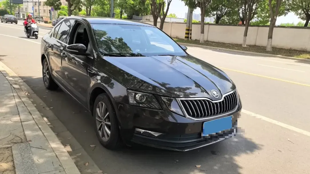 2019 Skoda Octavia 1.2T 116HP L4 7DCT,autocango,china used car exporter,china ev exporter,chinese used car exporter,chinese used ev exporter