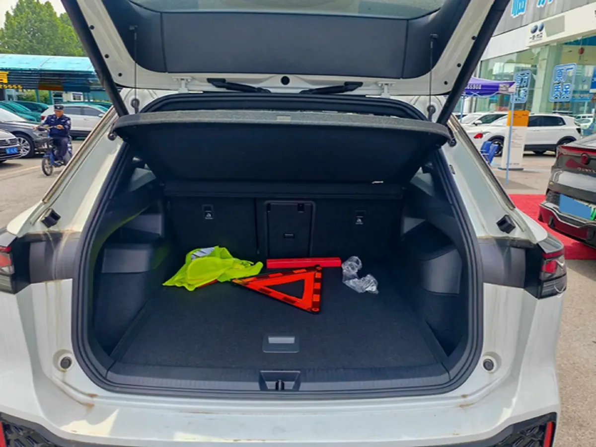 2025 Volkswagen Tayron 2.0T 186HP L4 7DCT,autocango,china used car exporter,china ev exporter,chinese used car exporter,chinese used ev exporter