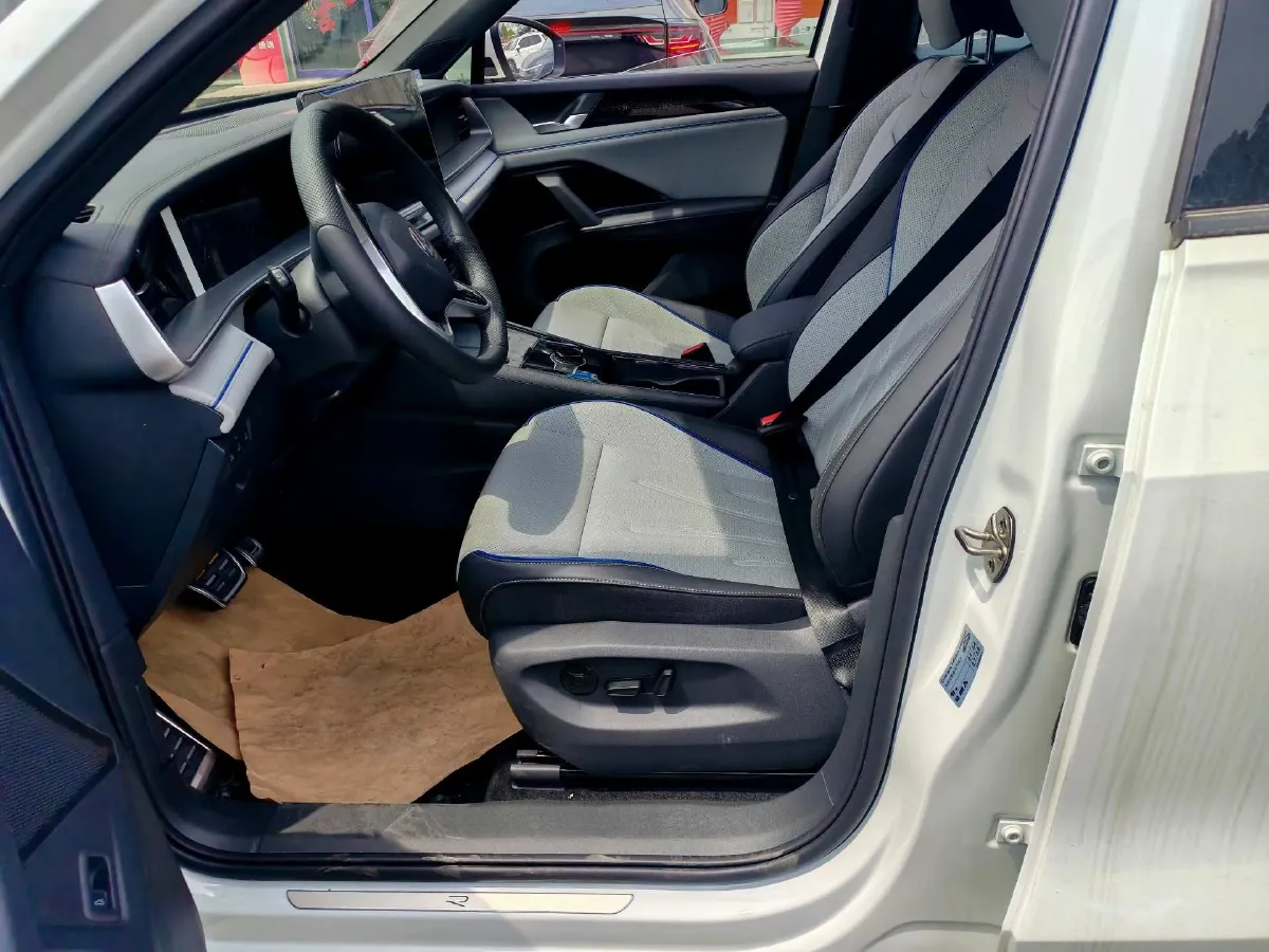 2025 Volkswagen Tayron 2.0T 186HP L4 7DCT,autocango,china used car exporter,china ev exporter,chinese used car exporter,chinese used ev exporter