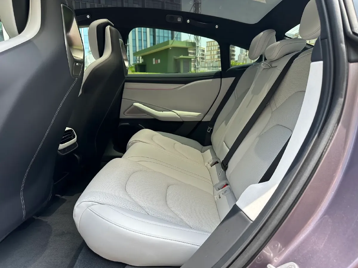 2024 MI SU7 BEV 101KWH,autocango,china used car exporter,china ev exporter,chinese used car exporter,chinese used ev exporter