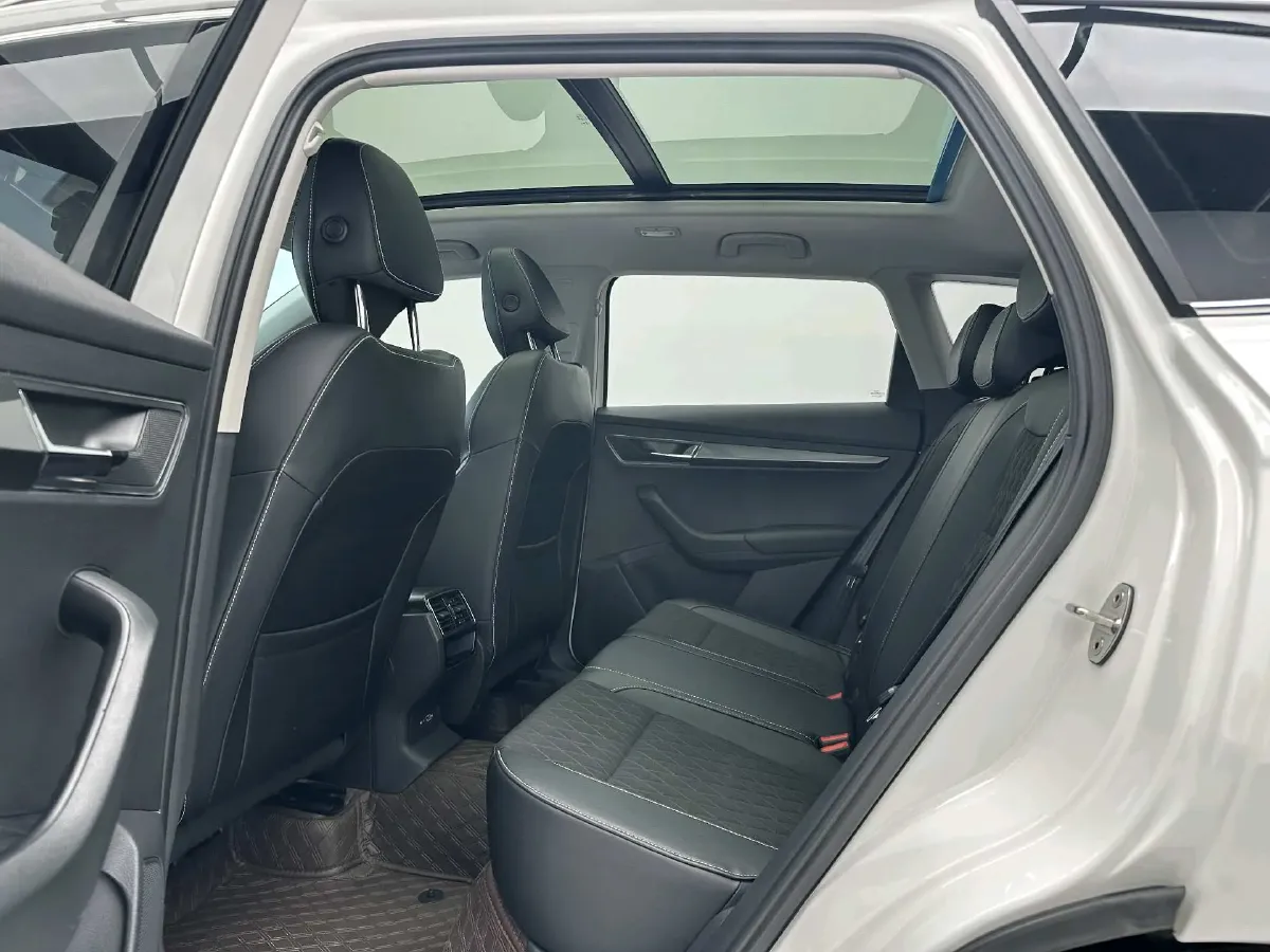 2022 Skoda Karoq 1.4T 150HP L4 7DCT,autocango,china used car exporter,china ev exporter,chinese used car exporter,chinese used ev exporter