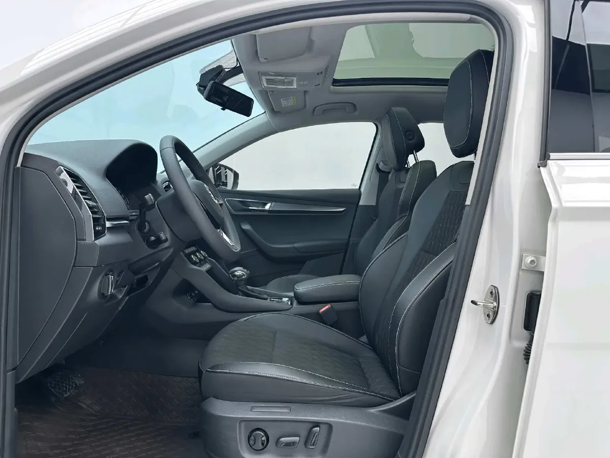 2022 Skoda Karoq 1.4T 150HP L4 7DCT,autocango,china used car exporter,china ev exporter,chinese used car exporter,chinese used ev exporter