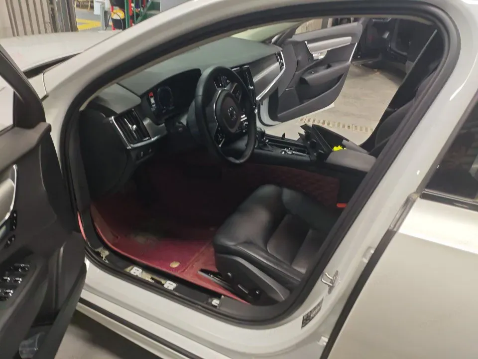 2020 Volvo S90 2.0T 254HP L4 8AT,autocango,china used car exporter,china ev exporter,chinese used car exporter,chinese used ev exporter