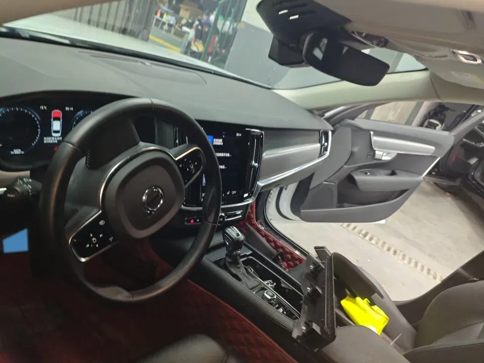 2020 Volvo S90 2.0T 254HP L4 8AT,autocango,china used car exporter,china ev exporter,chinese used car exporter,chinese used ev exporter